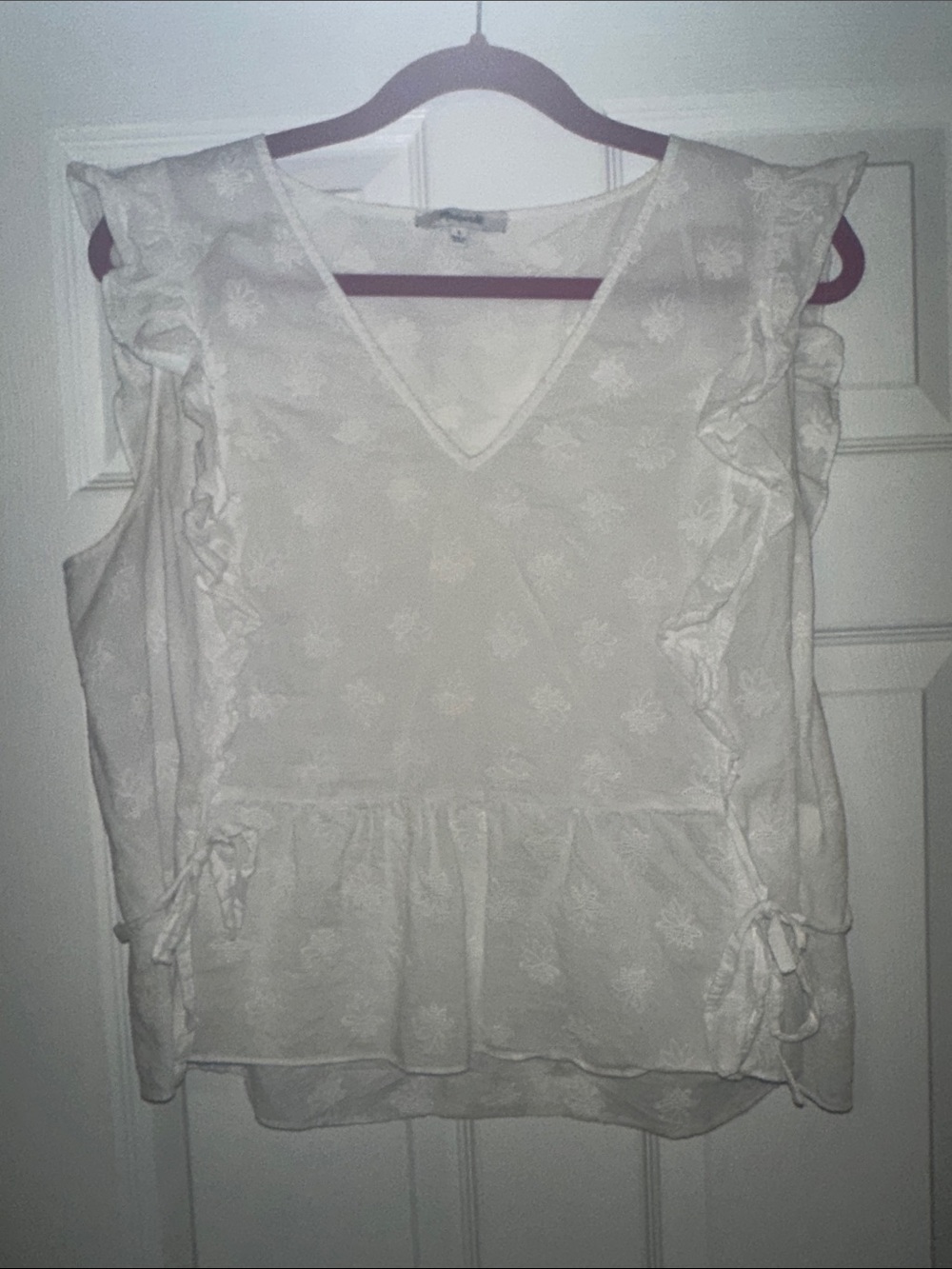 Madewell White Sleeveless Ruffle V-Neck Peplum Top